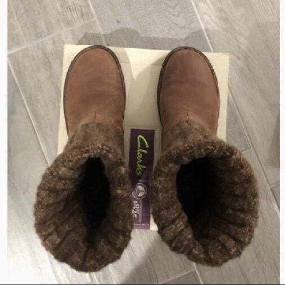 LIKE NEW! CLARKS ARTISAN AVINGTON ANKLE BOOTS SZ 9 - Picture 5 of 8